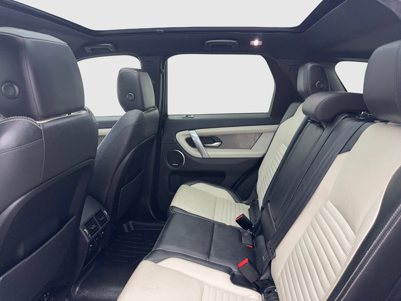Used 2020 Land Rover Discovery Sport S R-Dynamic AWD/4WD image 38