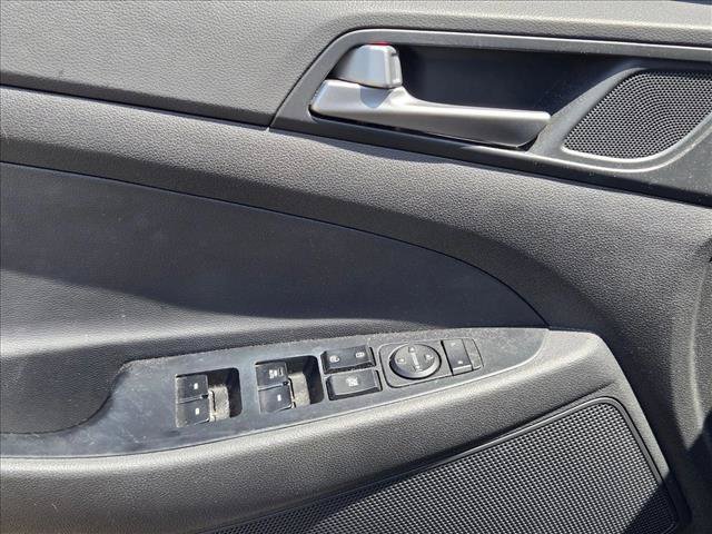 Used 2017 Hyundai Tucson Sport FWD image 9