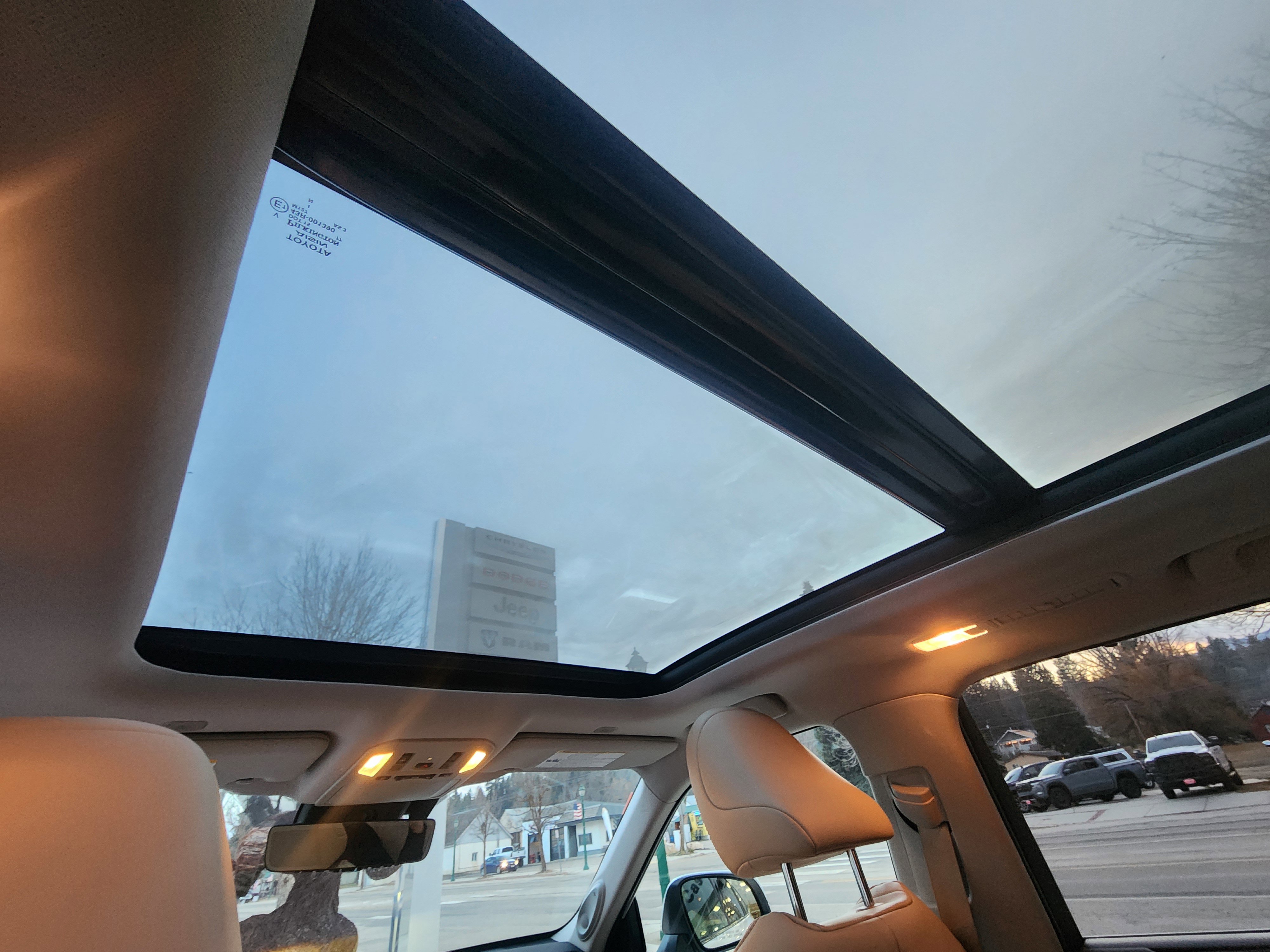 Used 2024 Toyota Highlander Platinum image 18