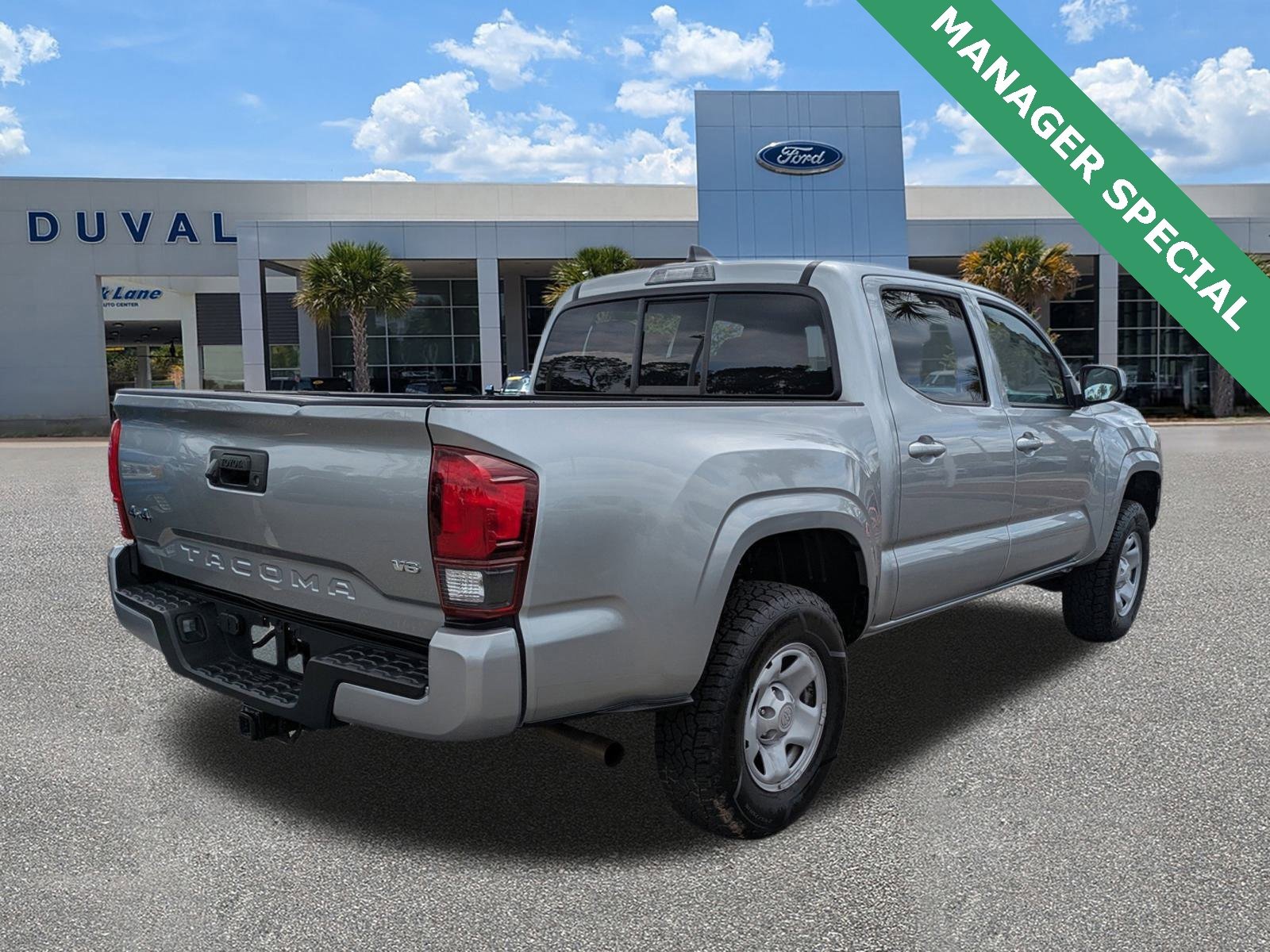 Used 2023 Toyota Tacoma TRD Sport image 3