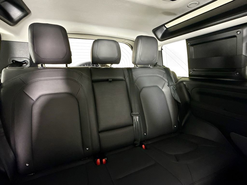 Used 2023 Land Rover Defender 90 S image 15