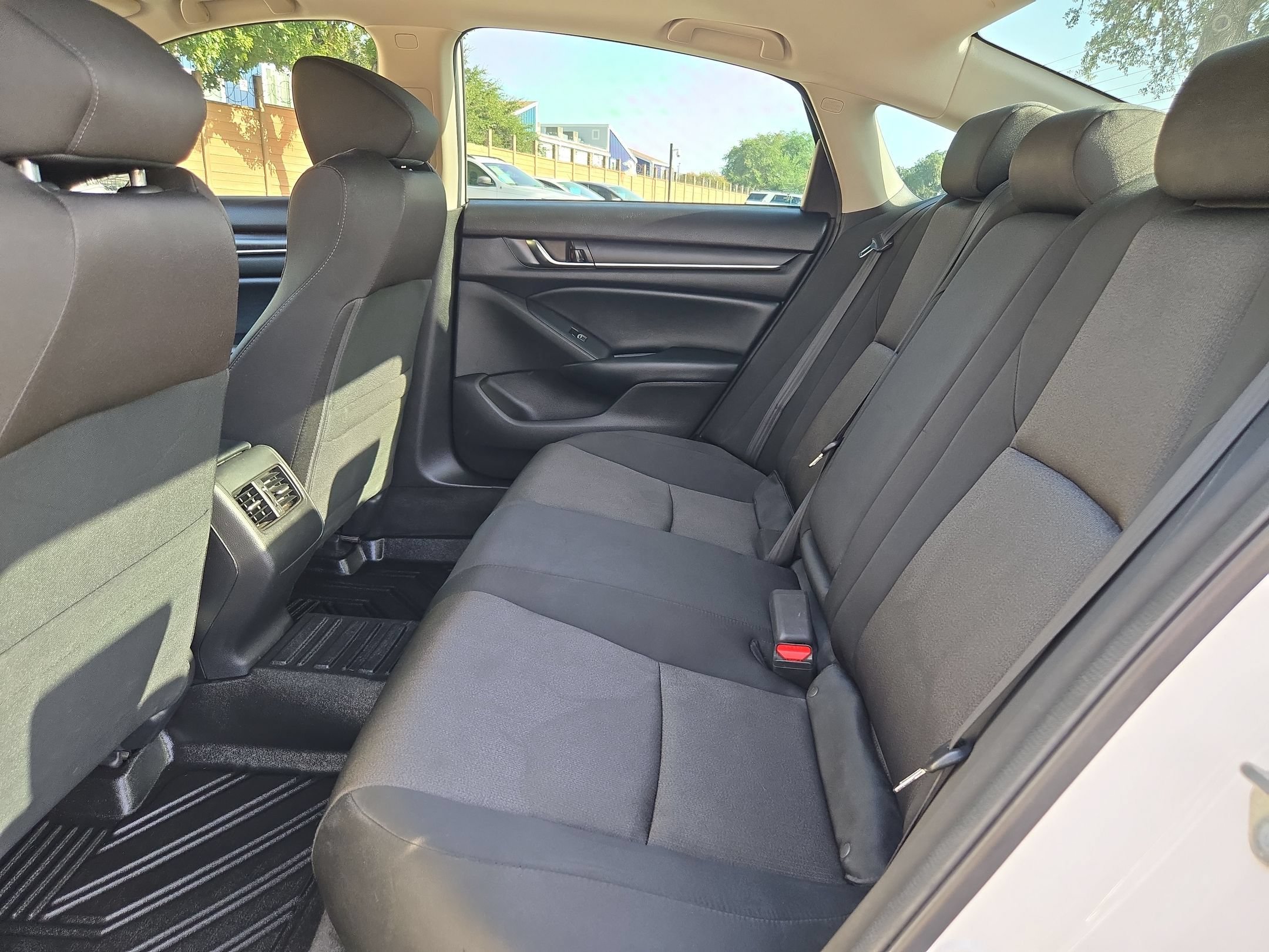 Used 2018 Honda Accord EX image 14