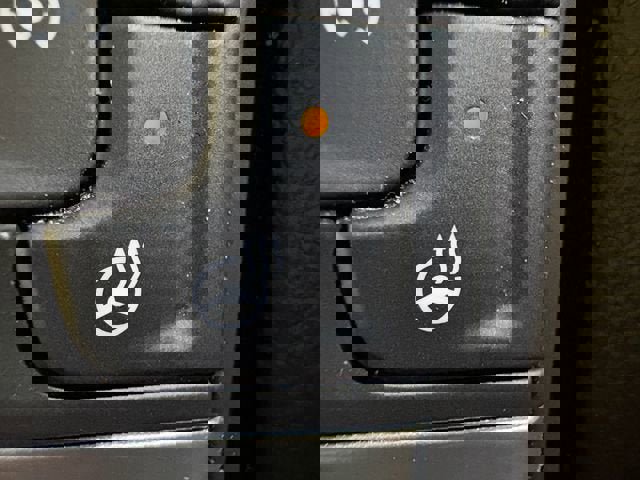 Used 2024 Chevrolet Silverado 1500 LT AWD/4WD image 9