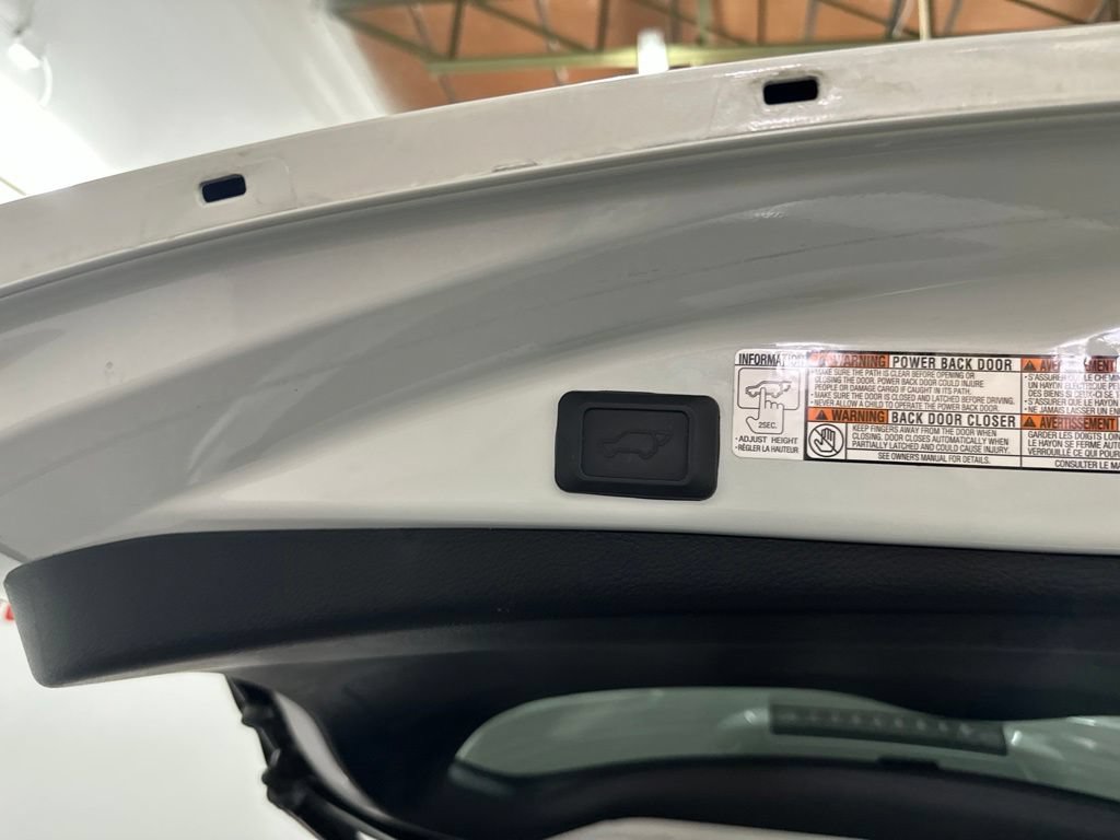 Used 2016 Toyota RAV4 Limited FWD image 18