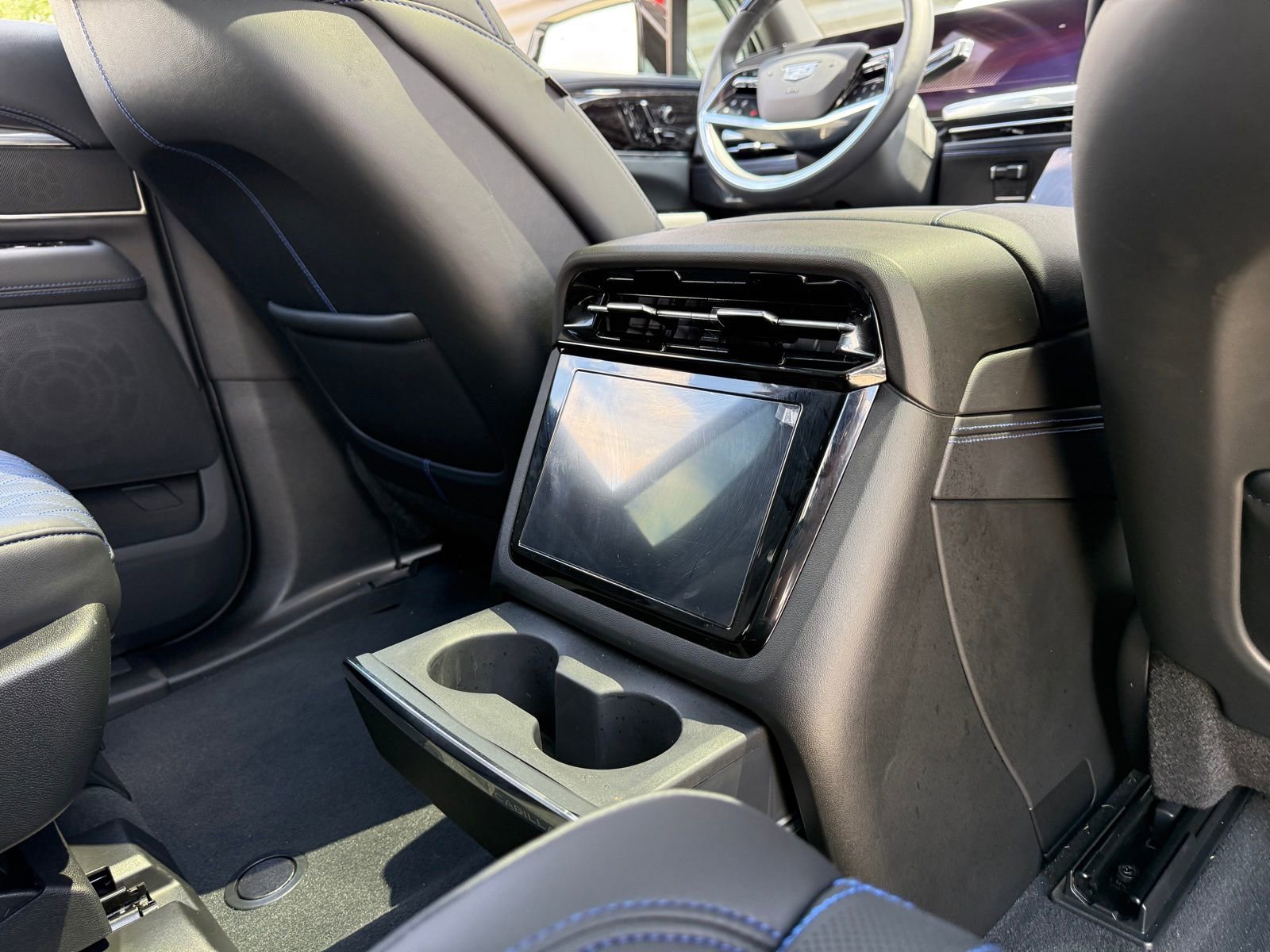 Used 2026 Cadillac Escalade IQ Sport 1 w/ LPO, ONYX Package AWD/4WD image 34