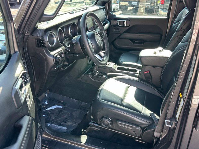 Used 2023 Jeep Wrangler Unlimited Sahara w/ Cold Weather Group AWD/4WD image 27