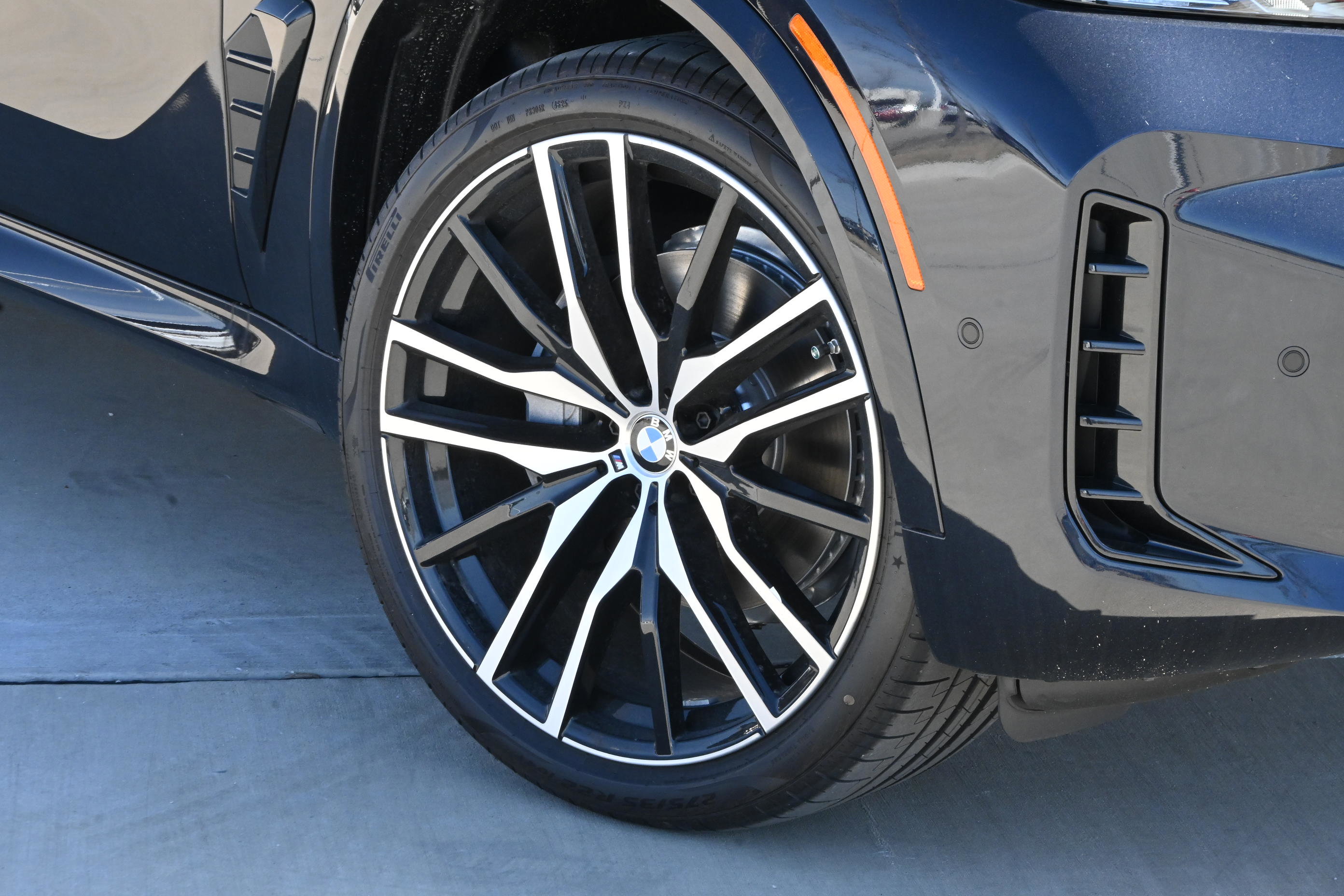 New 2026 BMW X5 xDrive40i w/ M Sport Package image 6