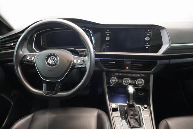 Used 2019 Volkswagen Jetta SEL w/ Cold Weather Package FWD image 12