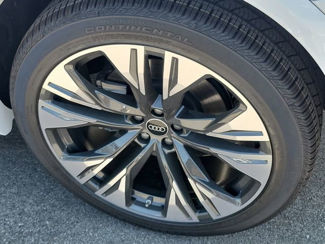 New 2025 Audi Q8 Premium Plus image 32