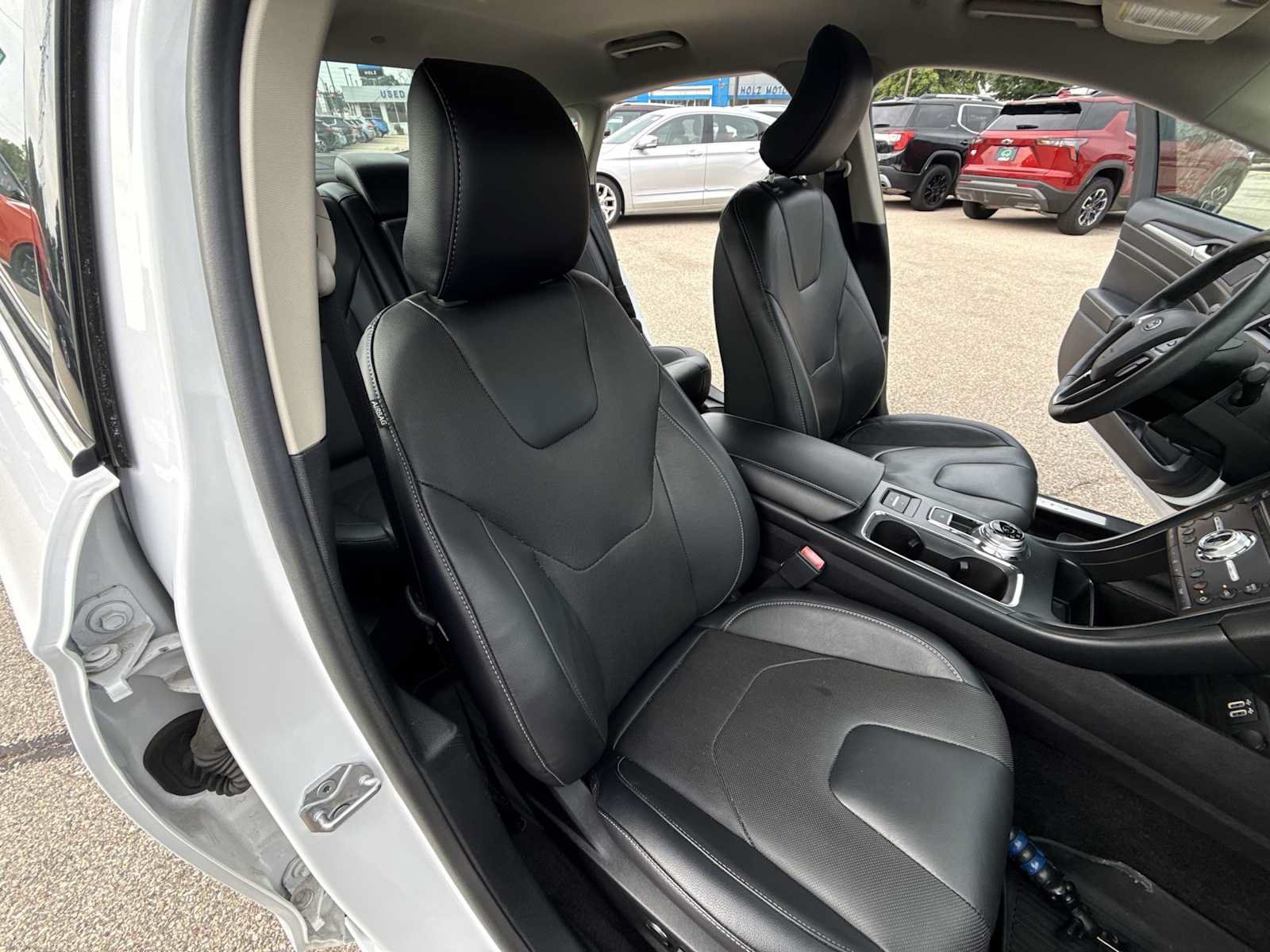 Used 2019 Ford Fusion Energi Titanium FWD image 26