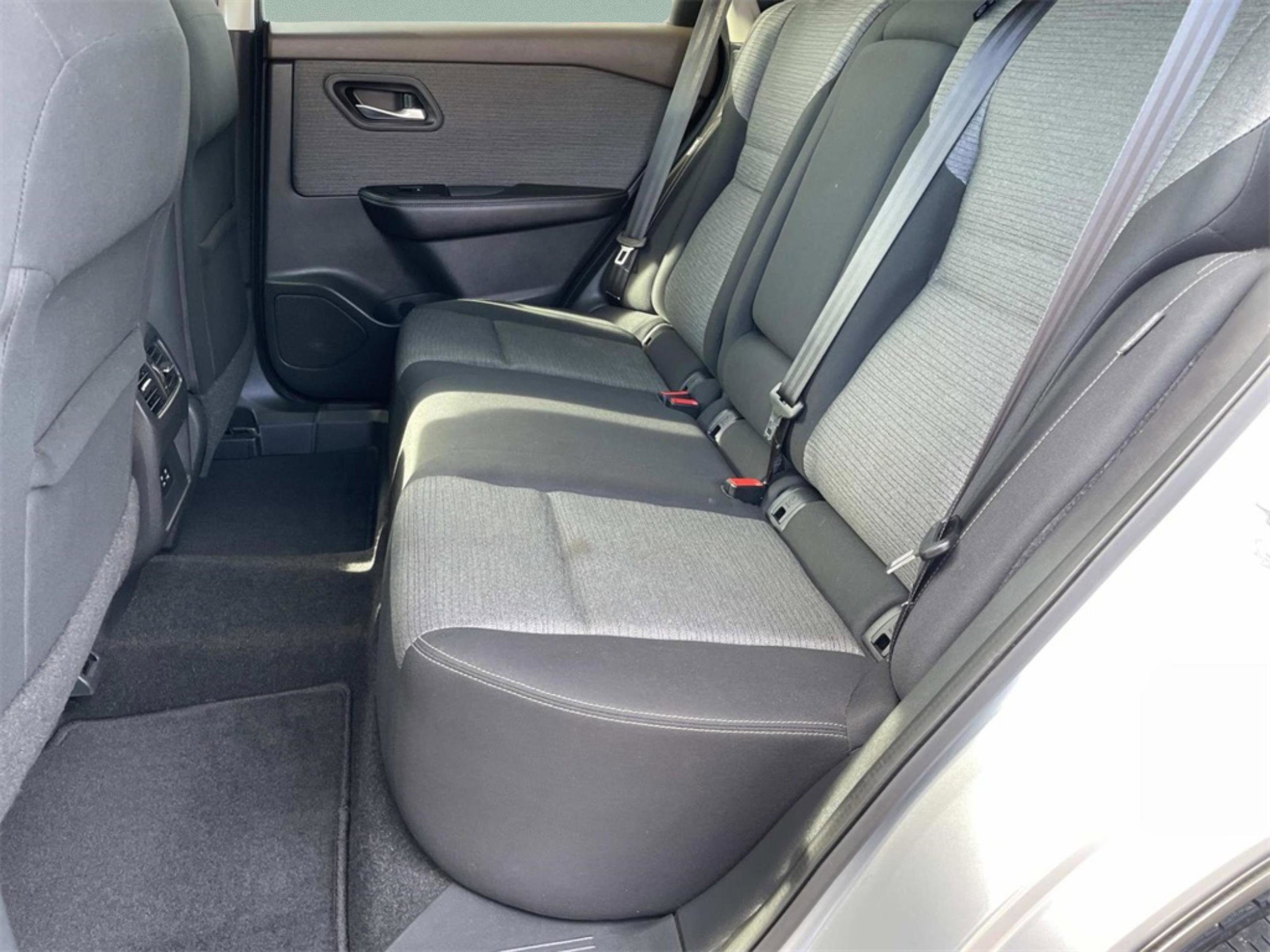 Used 2021 Nissan Rogue SV image 11