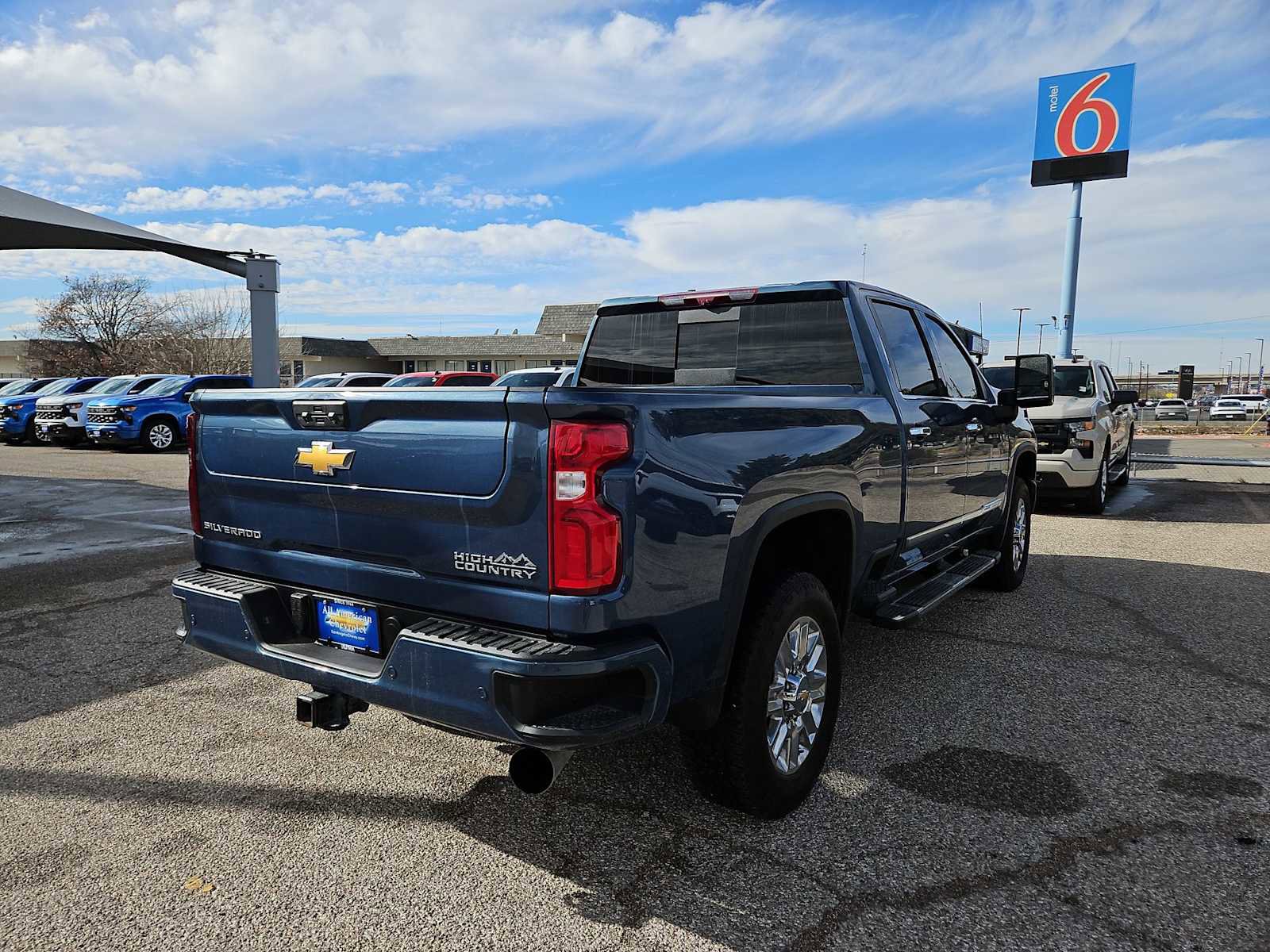 Used 2024 Chevrolet Silverado 2500 High Country w/ Technology Package image 8