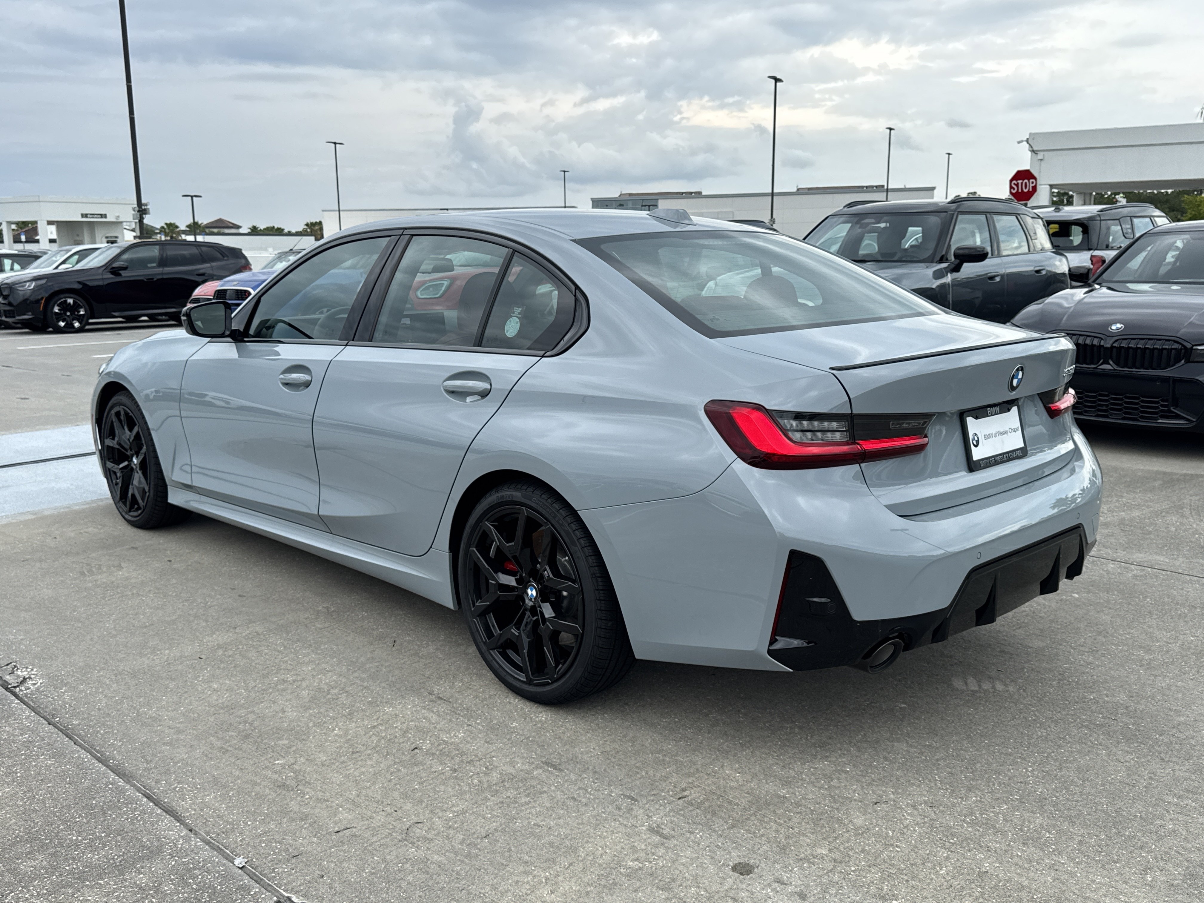 New 2026 BMW 330i Sedan w/ M Sport Package RWD image 5