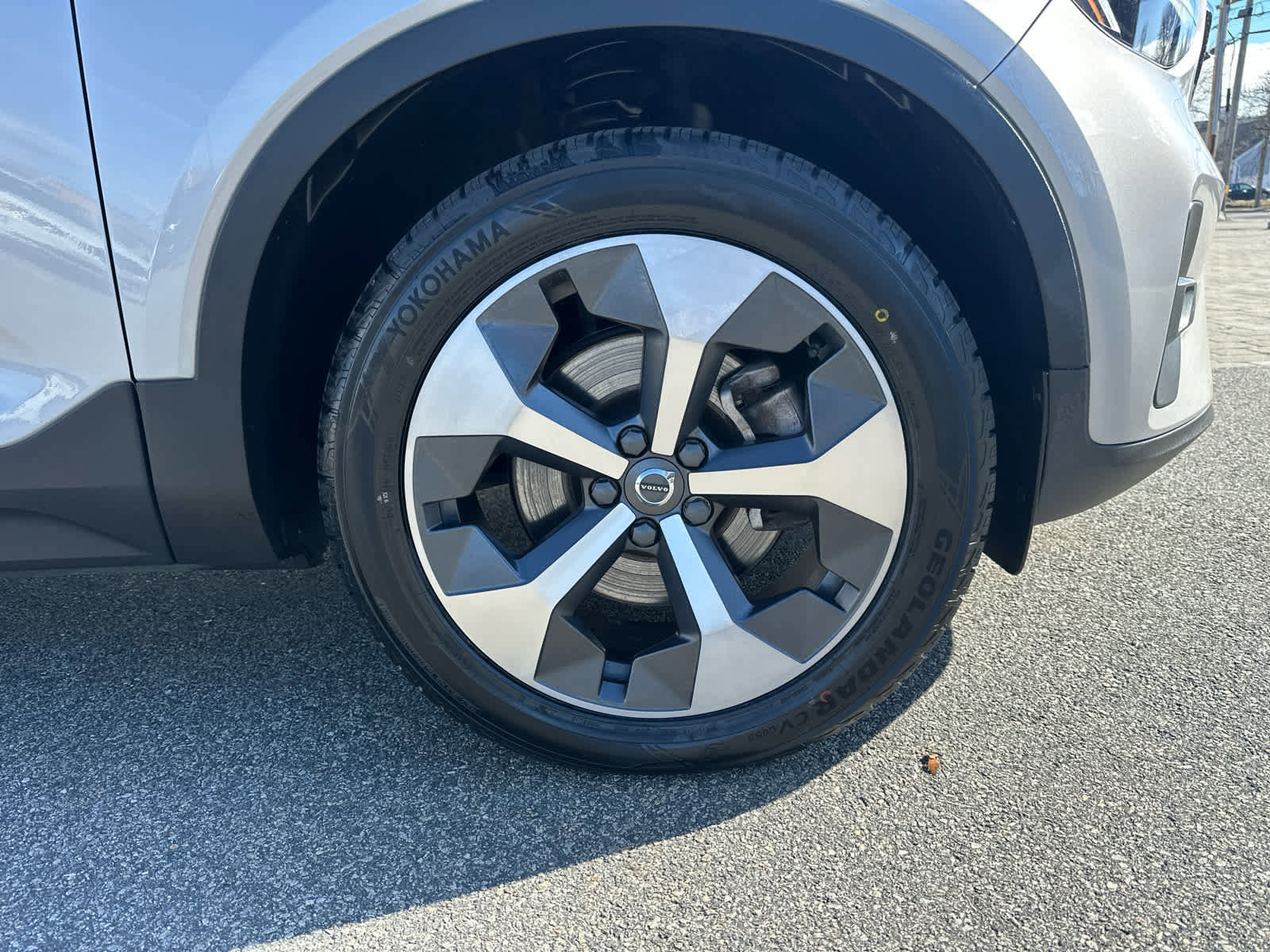 Used 2023 Volvo XC40 B5 Plus w/ Protection Package Premier image 5