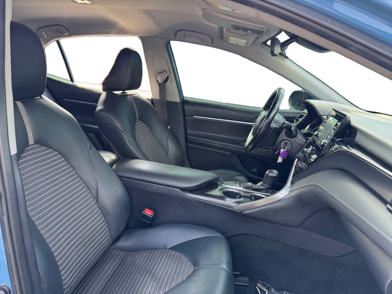 Used 2023 Toyota Camry SE FWD image 15