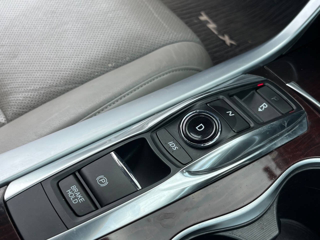 Used 2015 Acura TLX V6 w/ Technology Package FWD image 18