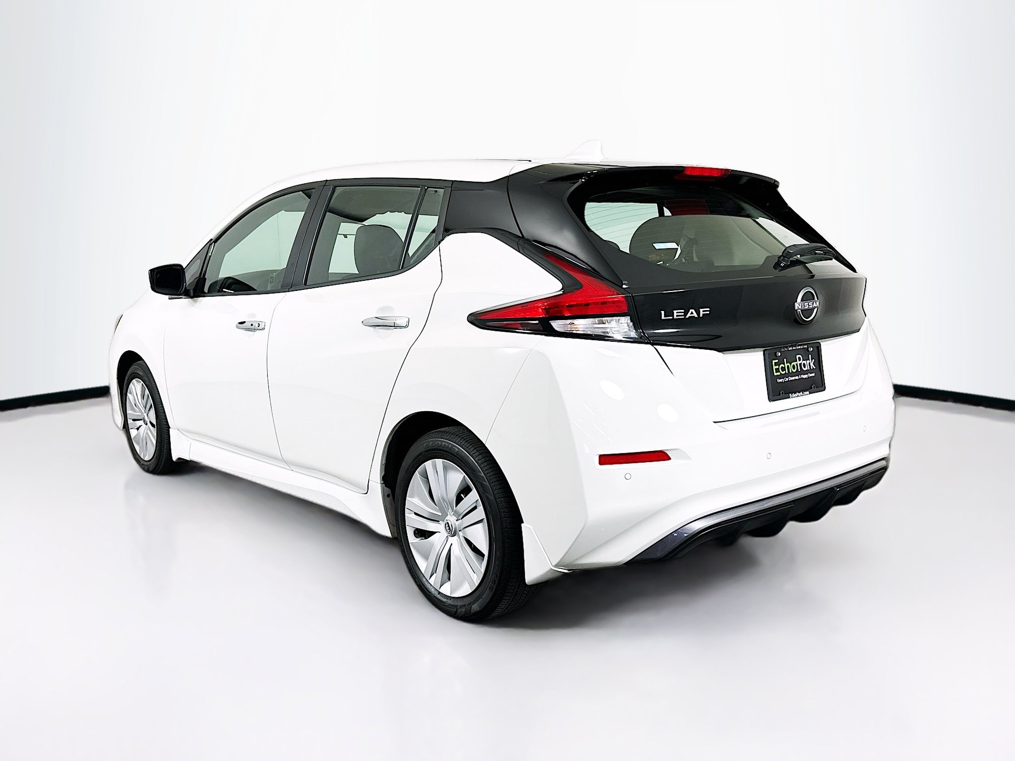 Used 2025 Nissan Leaf S FWD image 5