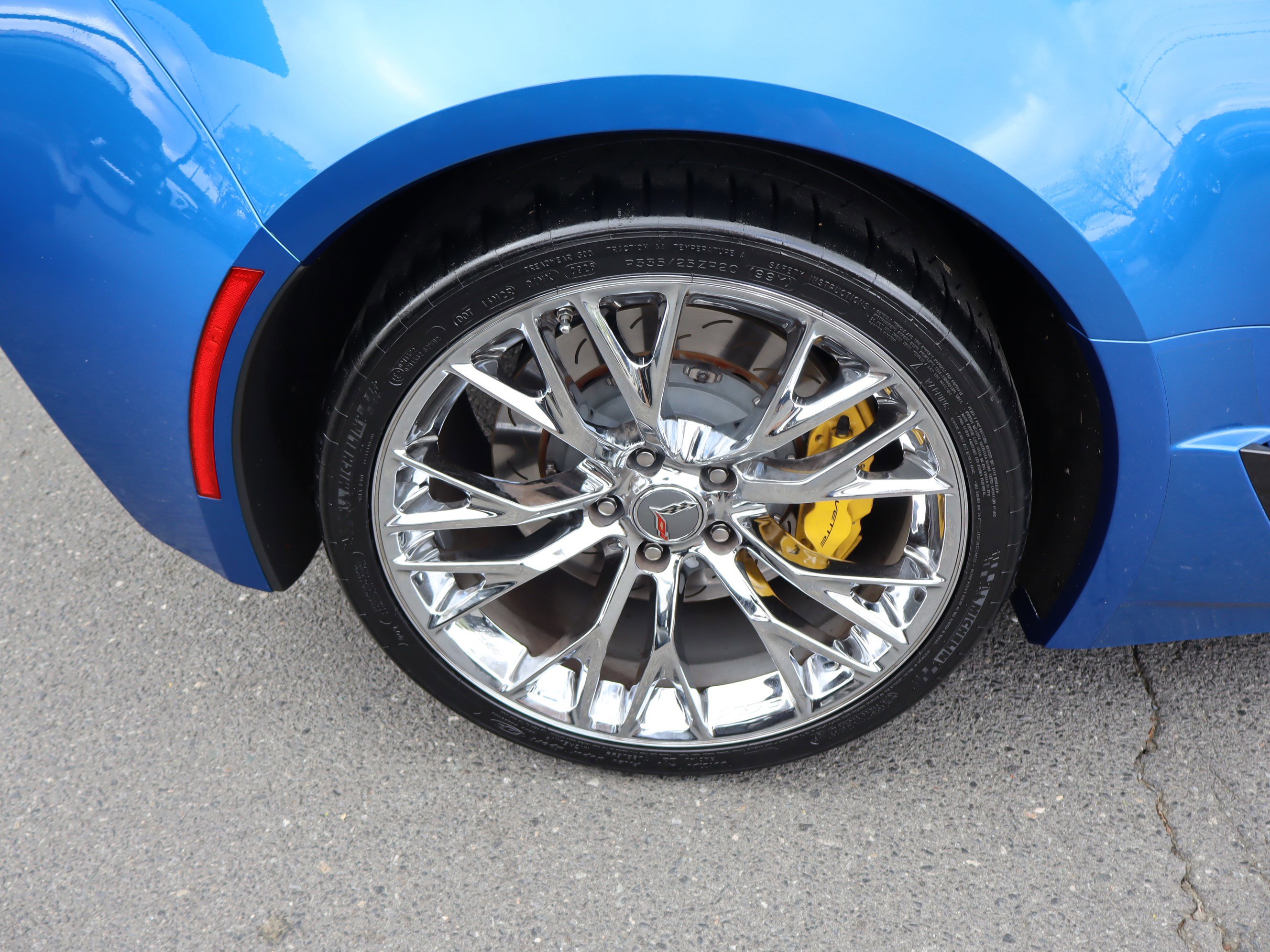Used 2015 Chevrolet Corvette Z06 w/ Battery Protection Package image 34