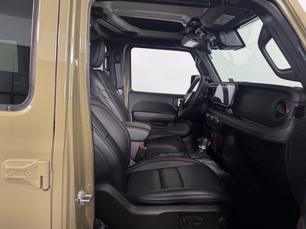 Certified 2025 Jeep Wrangler Unlimited Rubicon AWD/4WD image 27