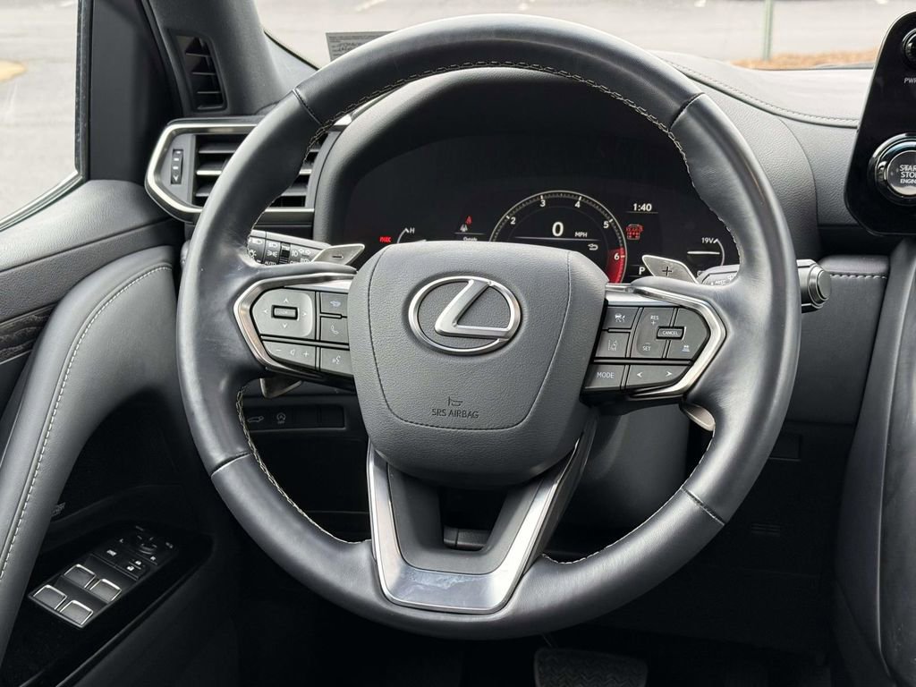 Used 2022 Lexus LX 600 4WD w/ Appearance Package image 9