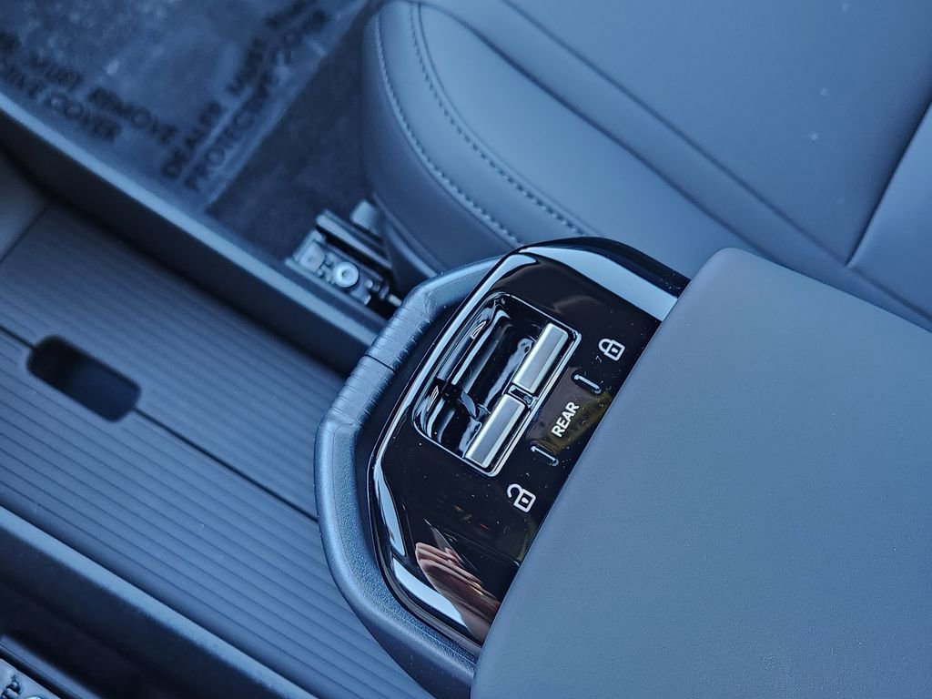 New 2026 Volvo EX30 Plus w/ Climate Package image 11