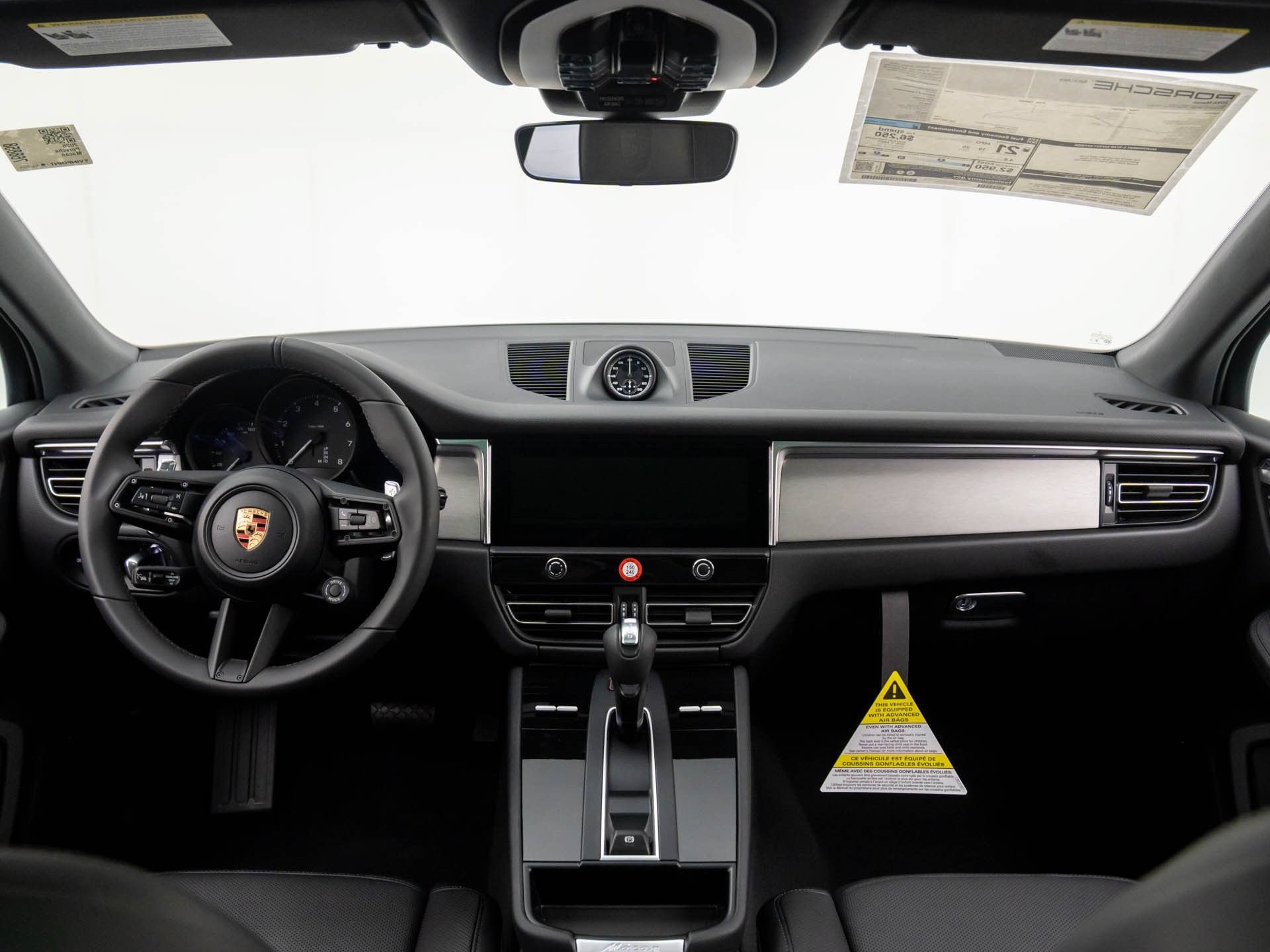 Certified 2026 Porsche Macan AWD/4WD image 11