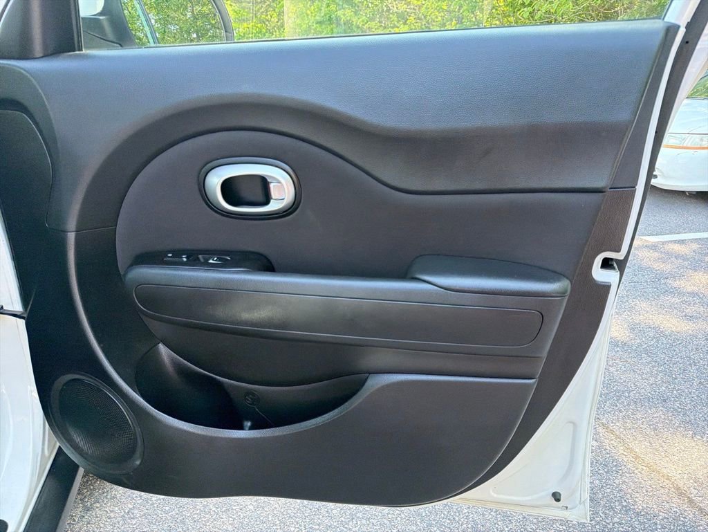 Used 2019 Kia Soul FWD image 27