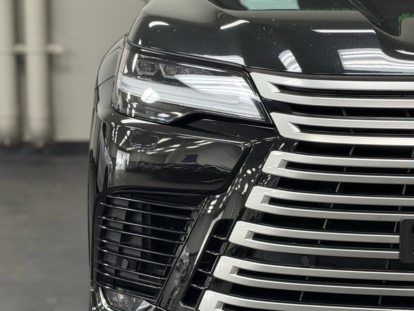 Used 2024 Lexus LX 600 4WD w/ Interior Upgrade Package image 8