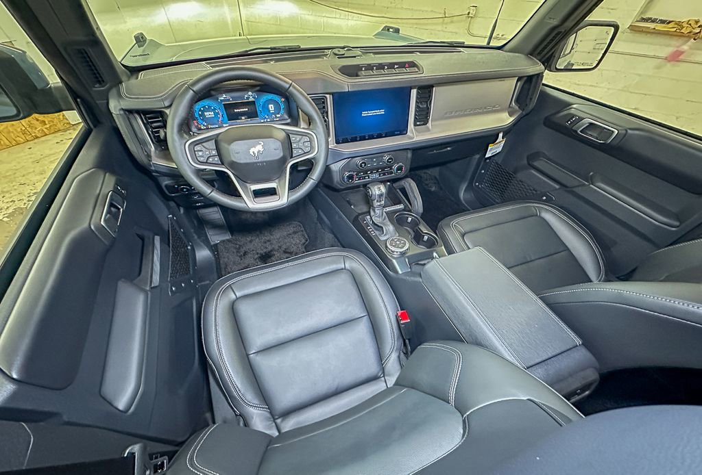 New 2025 Ford Bronco Outer Banks w/ Sasquatch Package AWD/4WD image 9