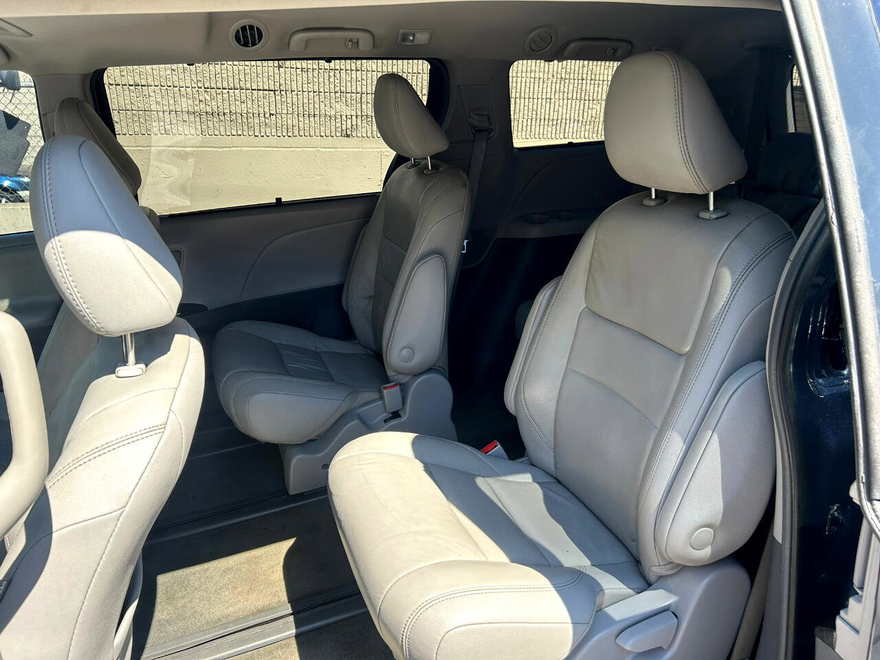 Used 2018 Toyota Sienna XLE AWD/4WD image 12