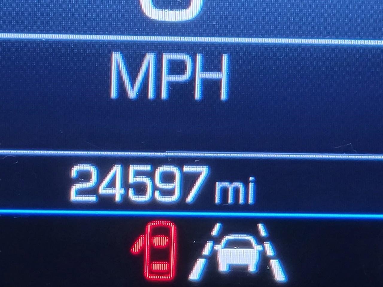 Used 2024 GMC Terrain SLE image 3