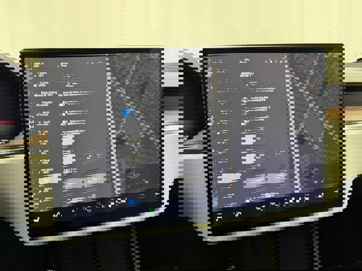 Used 2022 Tesla Model X image 14