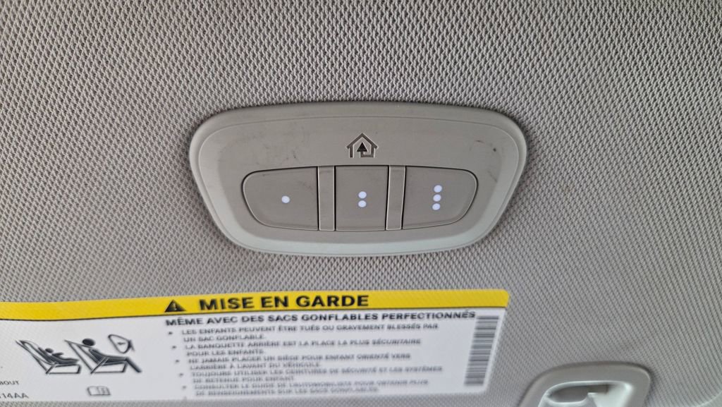 Used 2021 Chrysler Pacifica Touring-L FWD image 27