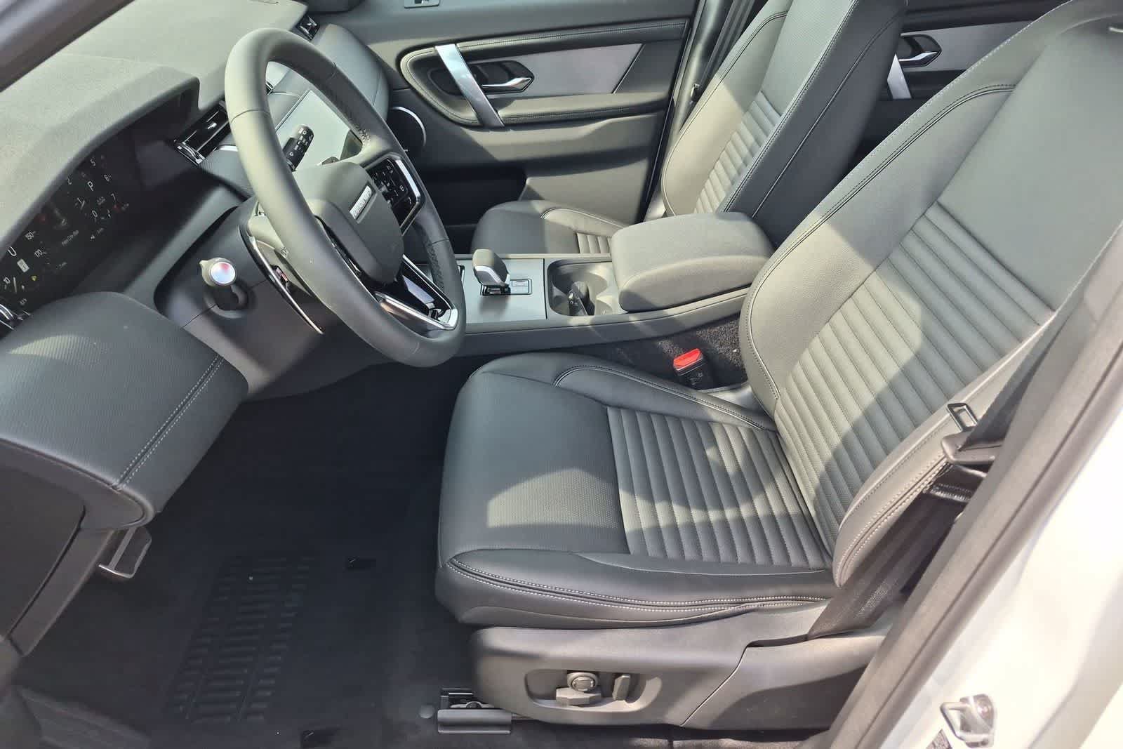 New 2026 Land Rover Discovery Sport Landmark AWD/4WD image 13