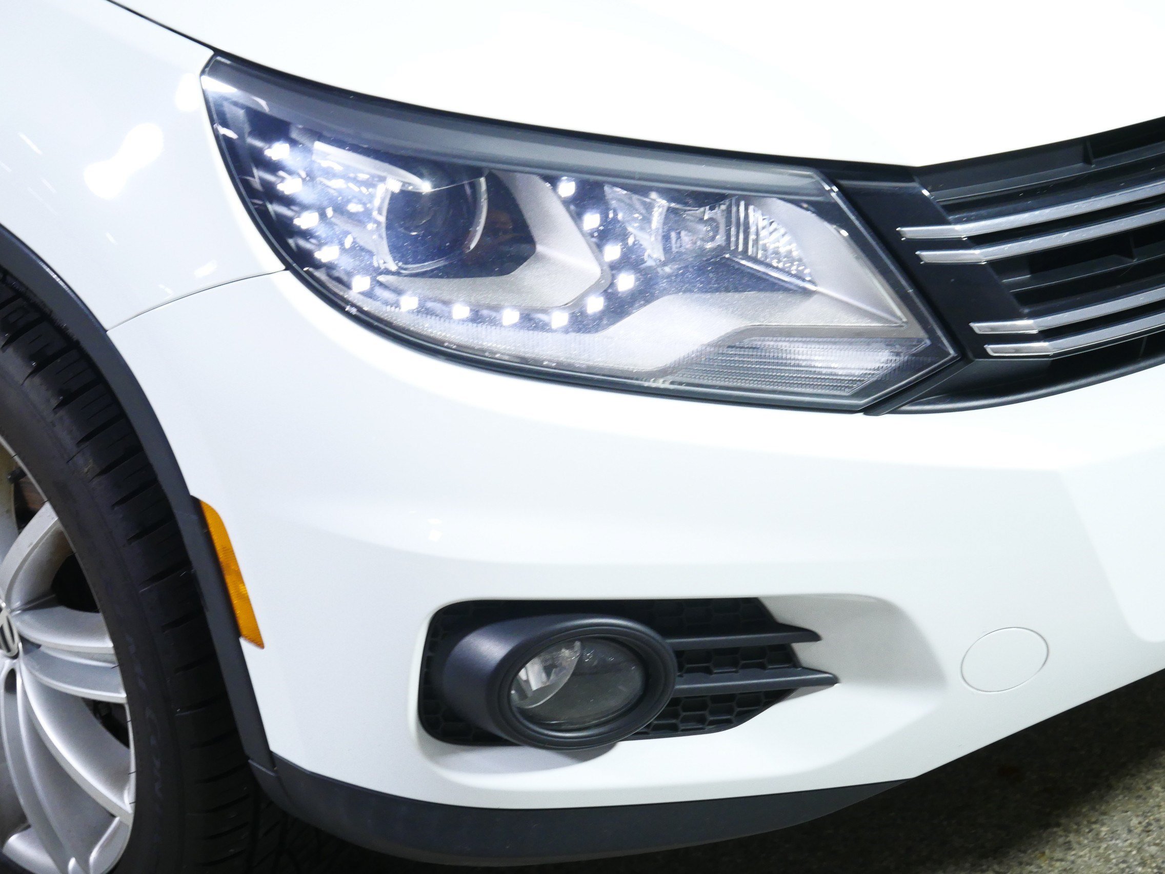 Used 2016 Volkswagen Tiguan SE AWD/4WD image 16