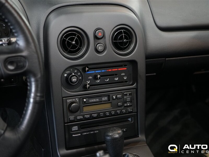 Used 1996 MAZDA MX-5 Miata RWD image 29