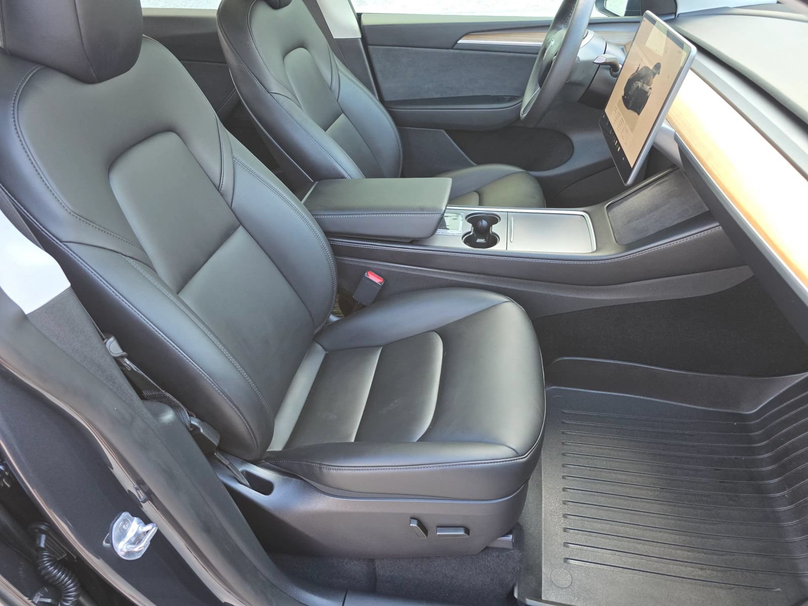 Used 2025 Tesla Model Y Long Range RWD image 22