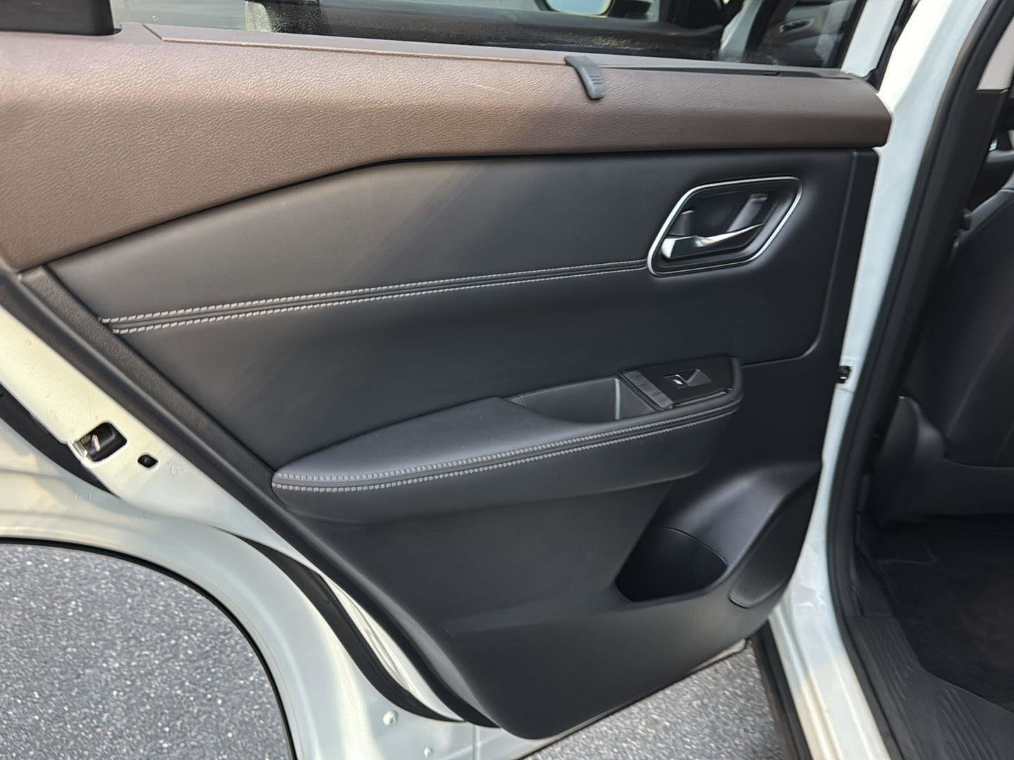 Used 2023 Nissan Rogue Platinum w/ Platinum Premium Package image 15