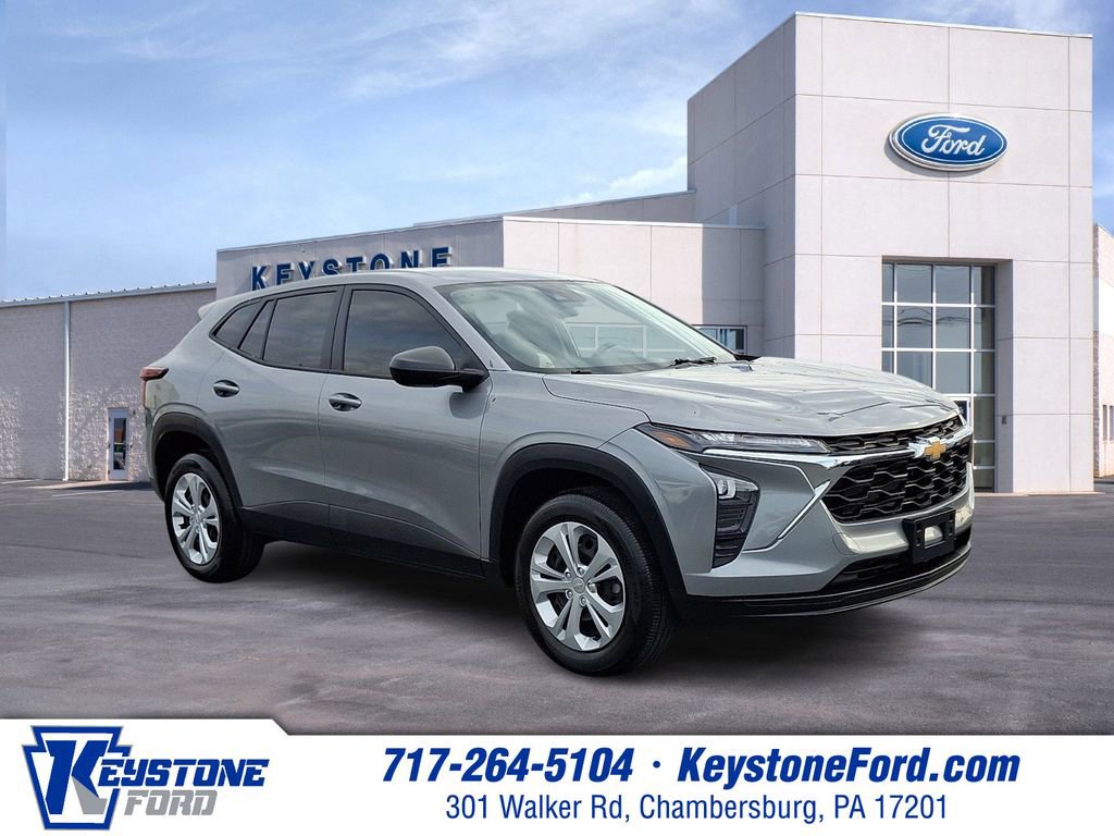 Used 2024 Chevrolet Trax LS image 1