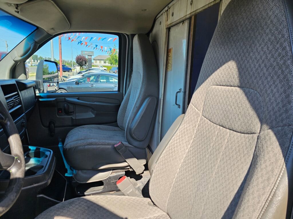 Used 2014 Chevrolet Express 3500 Extended w/ Chrome Appearance Package image 14