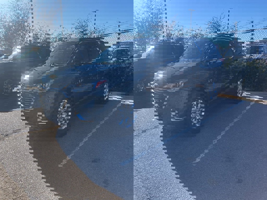 Used 2020 Chevrolet Traverse LT w/ Driver Confidence II Package image 9