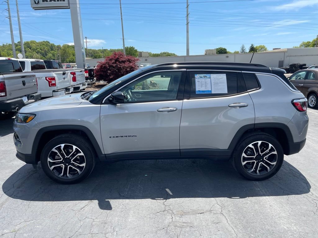 Used 2022 Jeep Compass Limited AWD/4WD image 9