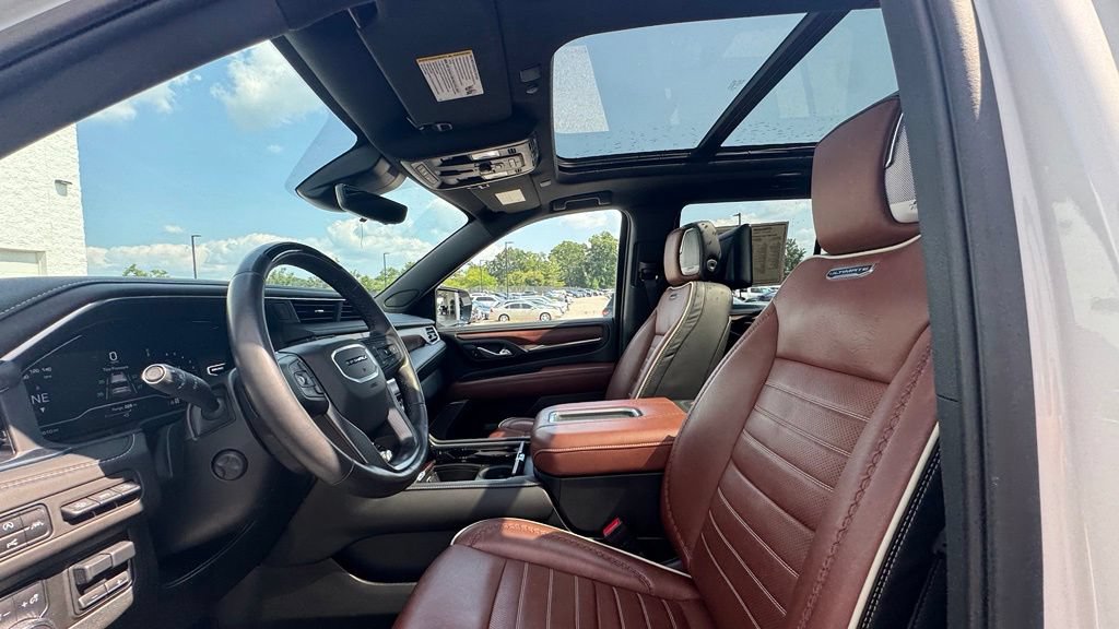 Used 2024 GMC Yukon Denali Ultimate AWD/4WD image 25