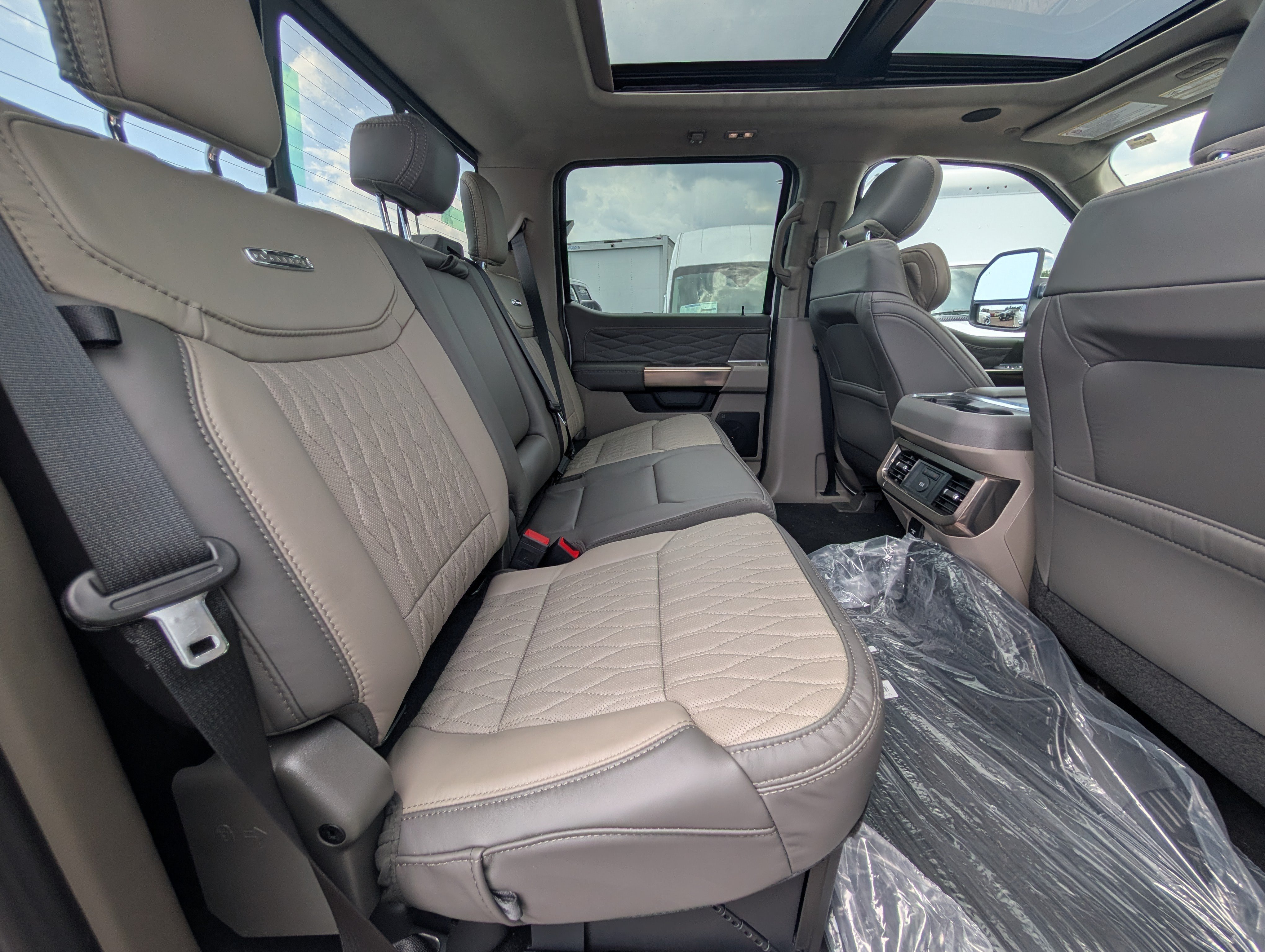 New 2026 Ford F350 Platinum w/ Platinum Plus Package AWD/4WD image 7