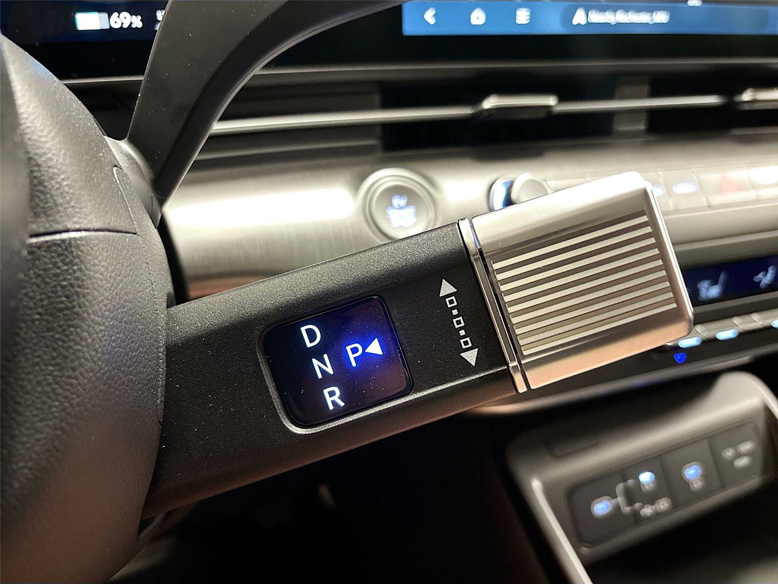 Used 2025 Hyundai Kona SEL FWD image 15