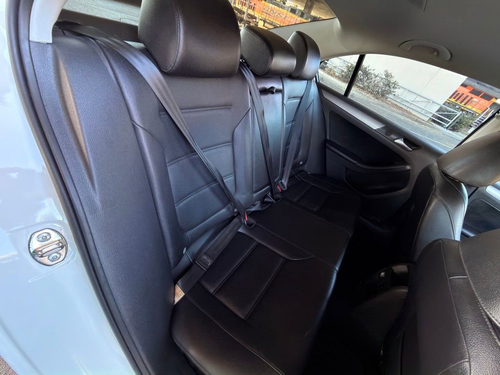 Used 2013 Volkswagen Jetta TDI FWD image 28