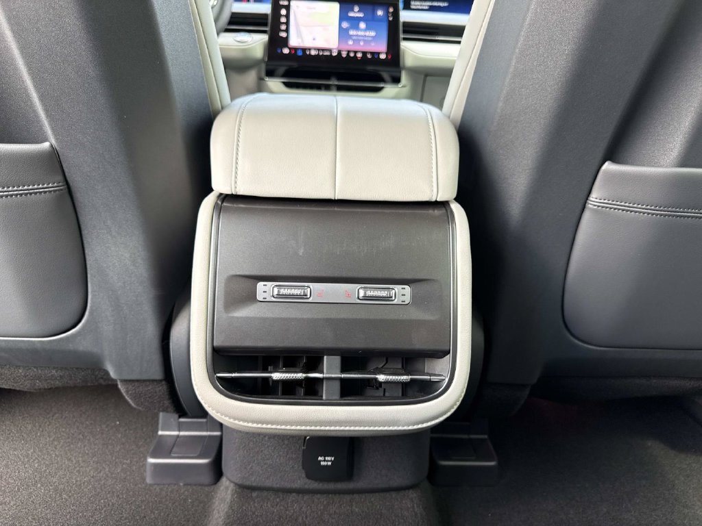 New 2026 Lincoln Nautilus Reserve w/ Jet Appearance Package AWD/4WD image 16