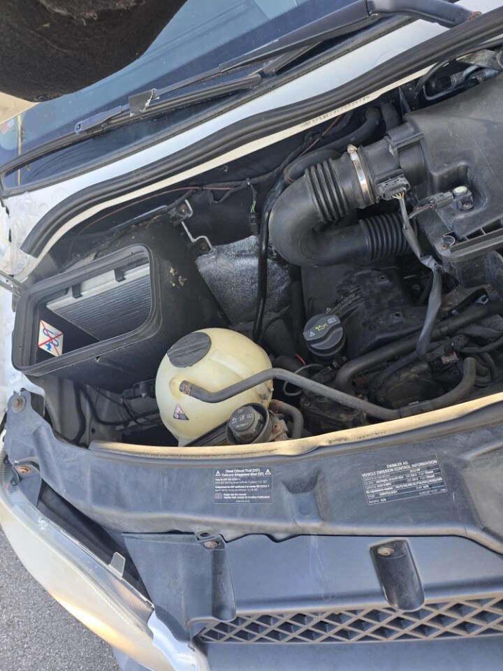 Used 2012 Mercedes-Benz Sprinter 2500 image 32