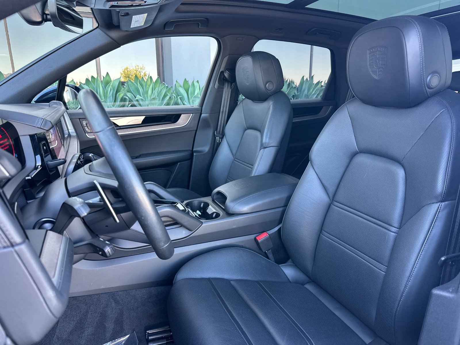 Used 2025 Porsche Cayenne S AWD/4WD image 6