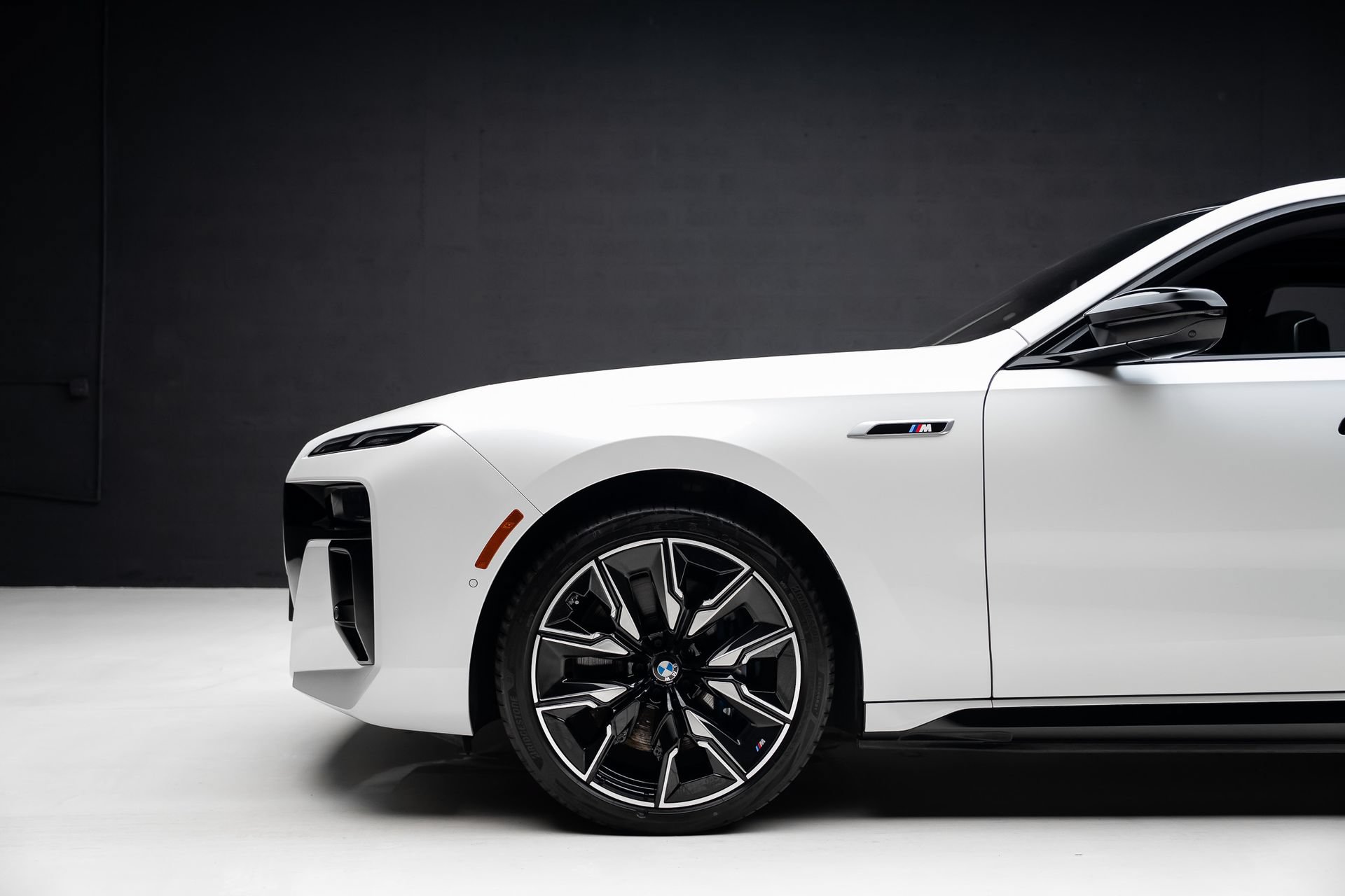 Used 2024 BMW i7 M70 AWD/4WD image 19